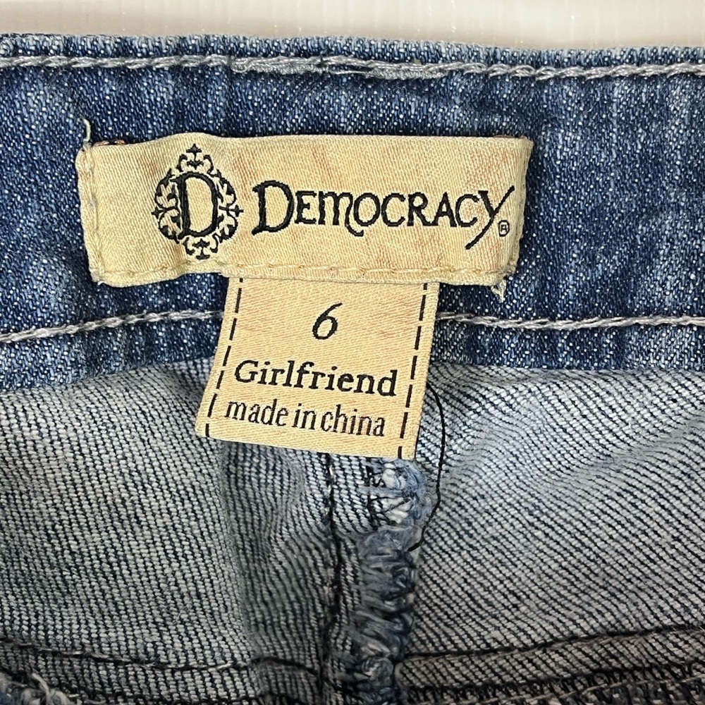 Democracy Girlfriend diamond embroidered jeans, size 6 - Picture 3 of 10